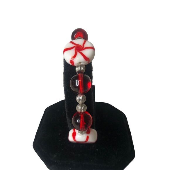 Candy Cane Beaded Stretch Bracelet Red White Festive Holiday Charm Jewelry - Picture 3 of 7